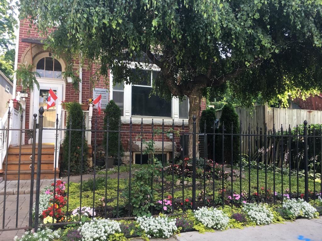 Toronto Garden Inn Exterior photo